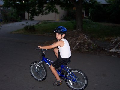2005-07-02_203015_20050704_04_TylerBike